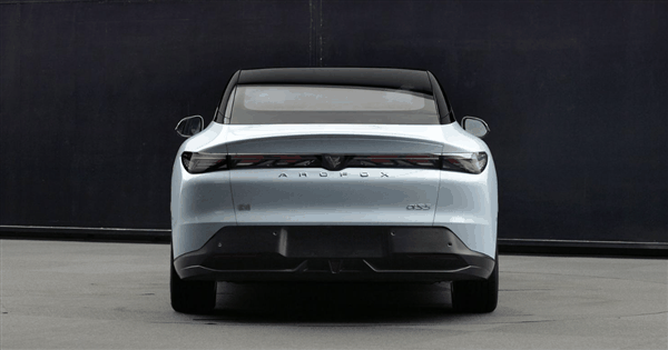 定位纯电动中大型轿车!极狐阿尔法S5官图发布插图2 定位纯电动中大型轿车!极狐阿尔法S5官图发布