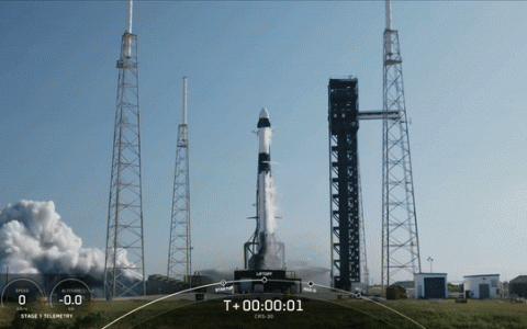 6手猎鹰9号火箭成功发射4手龙飞船：载货超过2.7吨