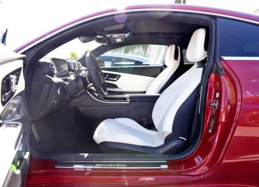 奔驰CLE,比奔驰其他的车都设计得还要更好看,女生特别喜欢插图6 奔驰CLE,比奔驰其他的车都设计得还要更好看,女生特别喜欢