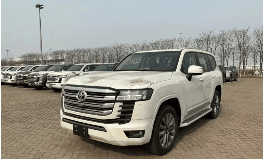 平行进口的兰德酷路泽LC300，价格崩了？经销商疯了？插图