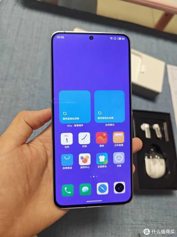 跌至2799元，骁龙8Gen2+三主摄+50W无线充电，比新机更划算