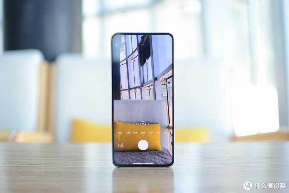 2500元手机怎么选？177万跑分+120W闪充，16GB+512GB旗舰更亲民