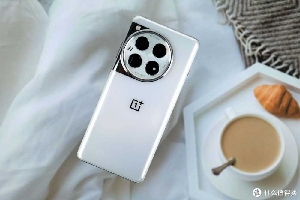 徐徐道来说手机 篇一百零三：“十年超越之作”的一加12到底怎么样？一个月深度体验之后，给你答案