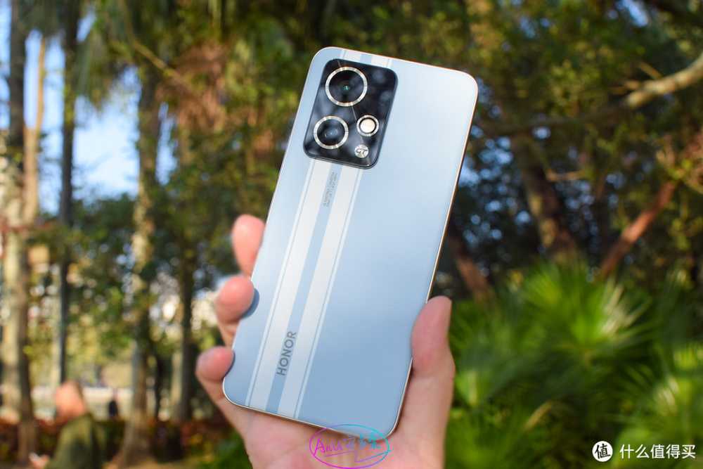 AnU好物 篇一百六十四：荣耀90 GT：一款诚意的趁手直屏机