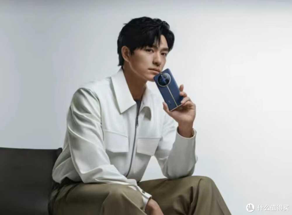 Realme新品,电影级人像长焦,2160Hz护眼曲面屏,1599元起!插图3 Realme新品,电影级人像长焦,2160Hz护眼曲面屏,1599元起!