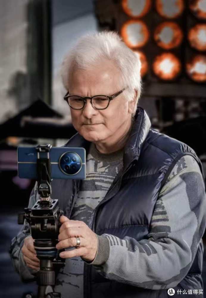 Realme新品,电影级人像长焦,2160Hz护眼曲面屏,1599元起!插图5 Realme新品,电影级人像长焦,2160Hz护眼曲面屏,1599元起!