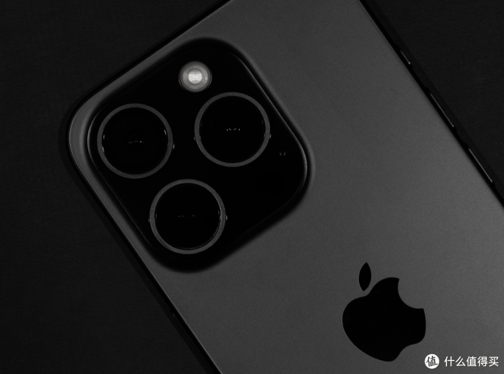 iPhone 15 Pro，不如叫做 Apple Pocket Cinema Camera 4K