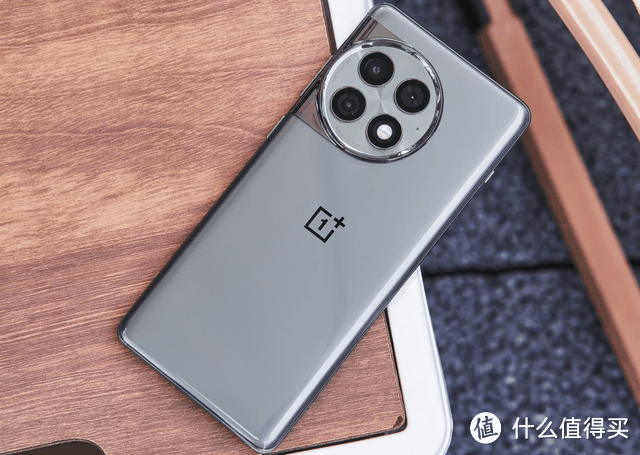 太狠了！，满血高端旗舰24GB+1TB+150W，跌至2967元很到位。