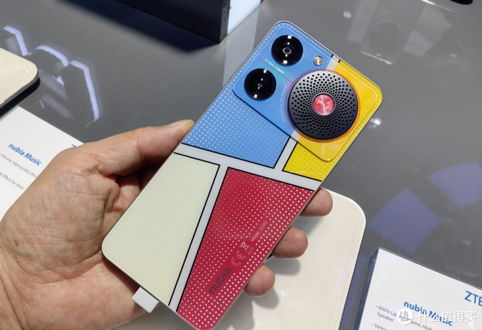 中兴终于不再低调了，新品在国外获奖无数，每一款都极具吸引力！