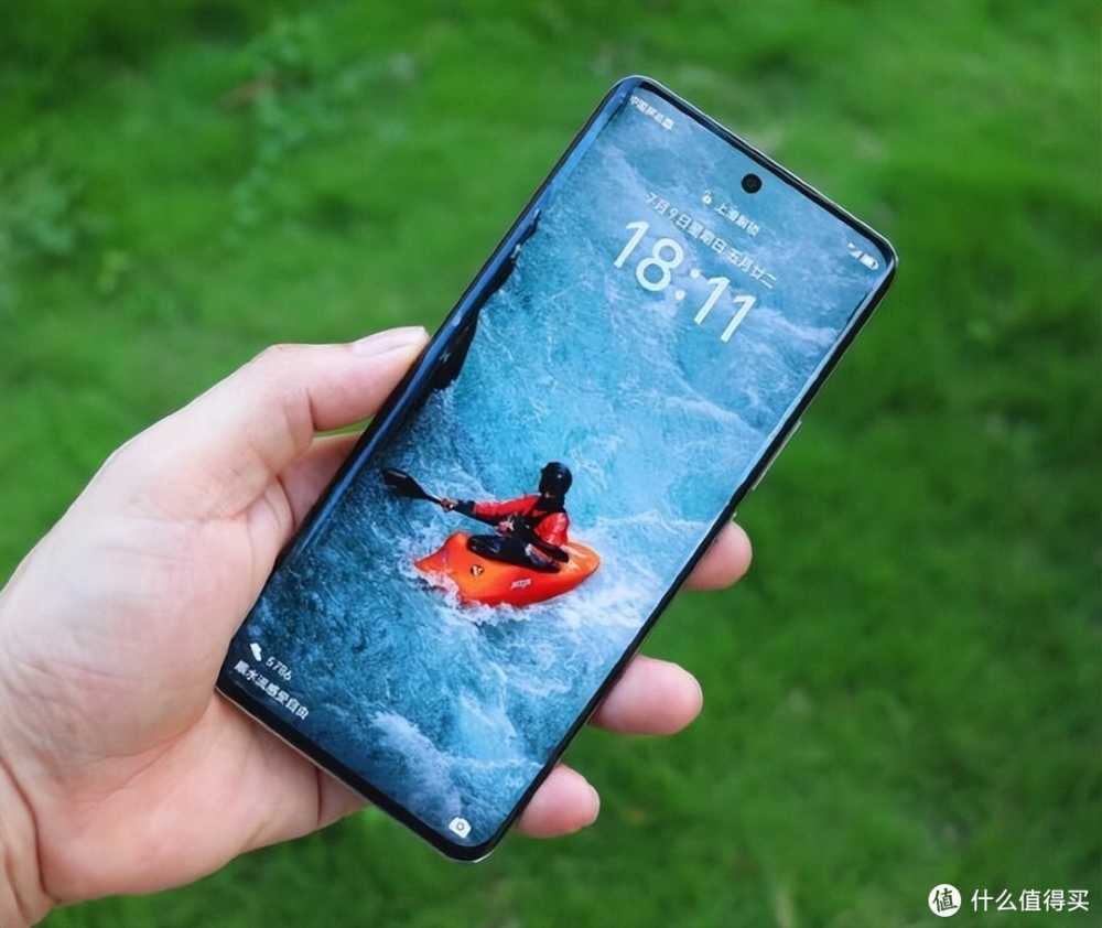 ​荣耀“三八节”突破，1.5K超清曲屏+5800mAh+5000万摄影，1449元！