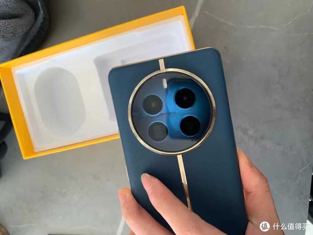 6400万潜望式长焦镜头+2160Hz曲面屏,12GB+256GB版仅1799元插图1 6400万潜望式长焦镜头+2160Hz曲面屏,12GB+256GB版仅1799元