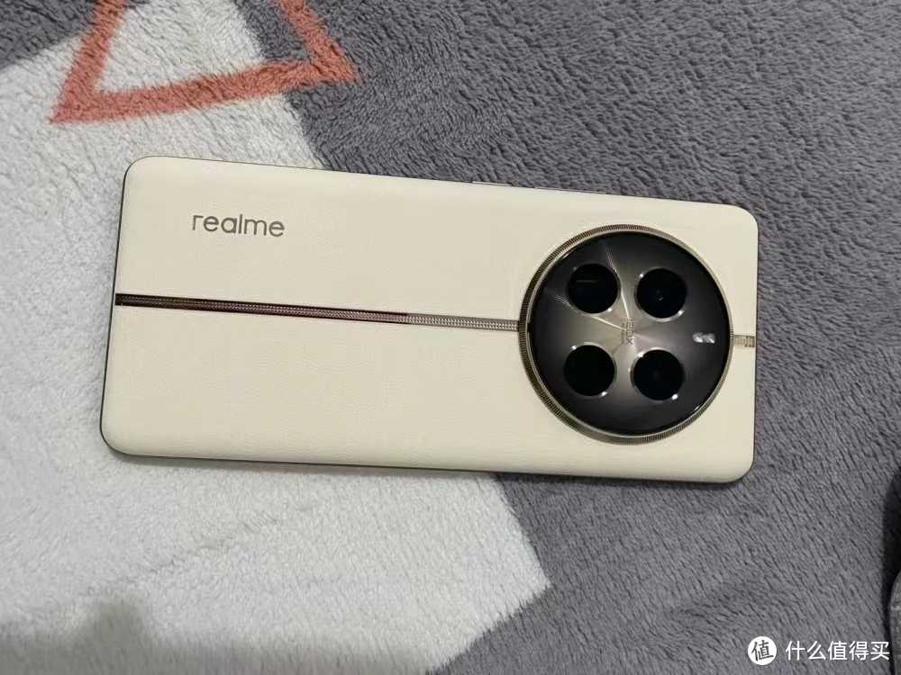 6400万潜望式长焦镜头+2160Hz曲面屏,12GB+256GB版仅1799元插图3 6400万潜望式长焦镜头+2160Hz曲面屏,12GB+256GB版仅1799元