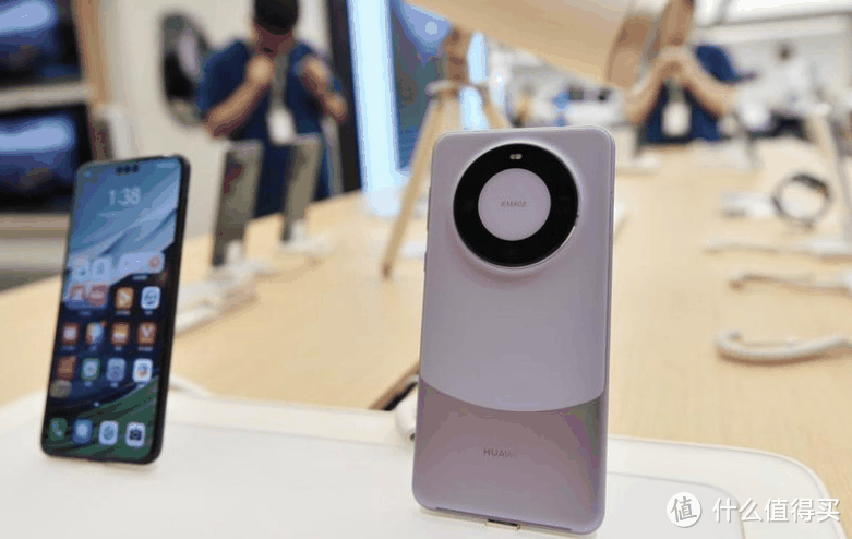 iPhone16 Pro曝光,首款折叠iPhone预计2026年发布,网友:就这?插图1 iPhone16 Pro曝光,首款折叠iPhone预计2026年发布,网友:就这?