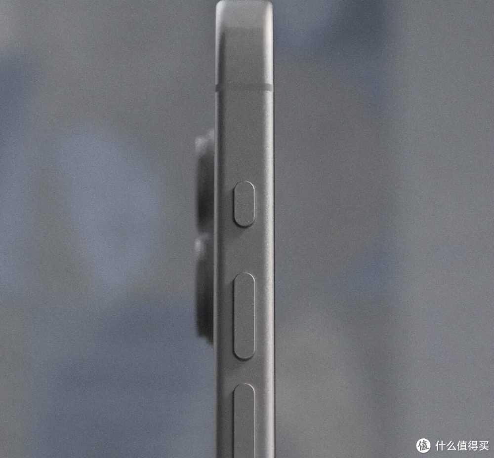 iPhone16 Pro曝光,首款折叠iPhone预计2026年发布,网友:就这?插图5 iPhone16 Pro曝光,首款折叠iPhone预计2026年发布,网友:就这?