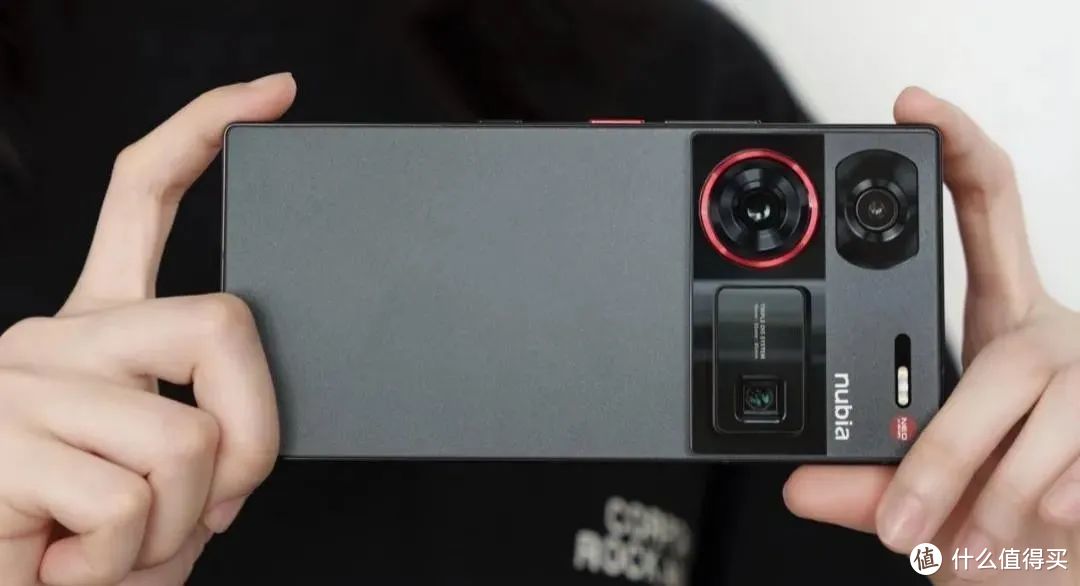 小米14 Ultra太贵?来看这款小众旗舰机,真正的国产“卷王”来了插图5 小米14 Ultra太贵?来看这款小众旗舰机,真正的国产“卷王”来了