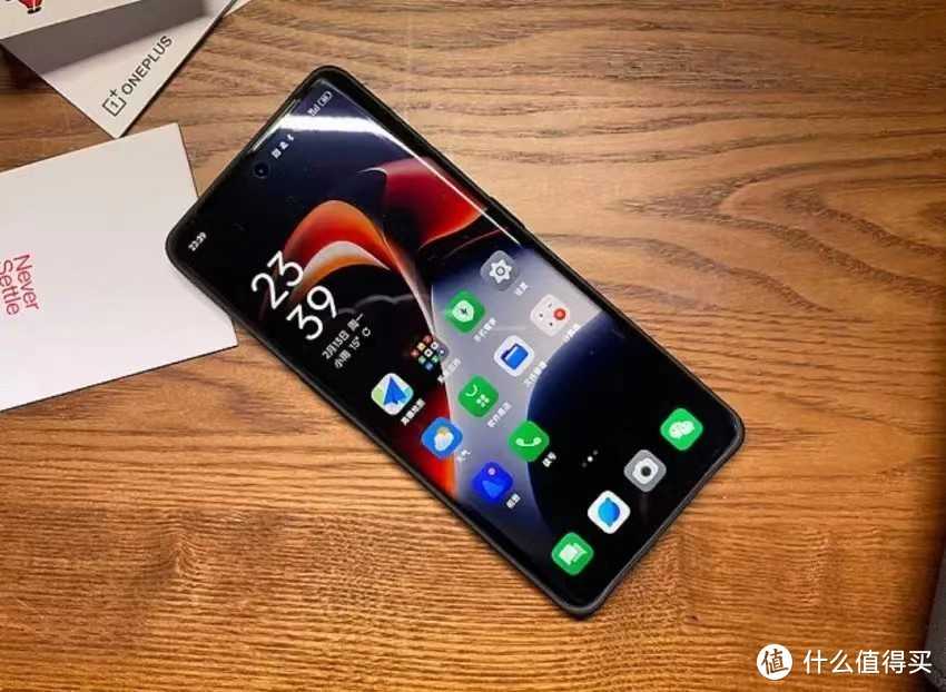 5000mAh大电池+100W+索尼IMX890，16GB+512GB旗舰跌至2399元