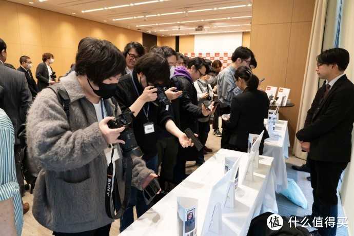 华为已火,中兴更猛?小折叠惊艳海外,国货崛起谁与争锋?插图3 华为已火,中兴更猛?小折叠惊艳海外,国货崛起谁与争锋?