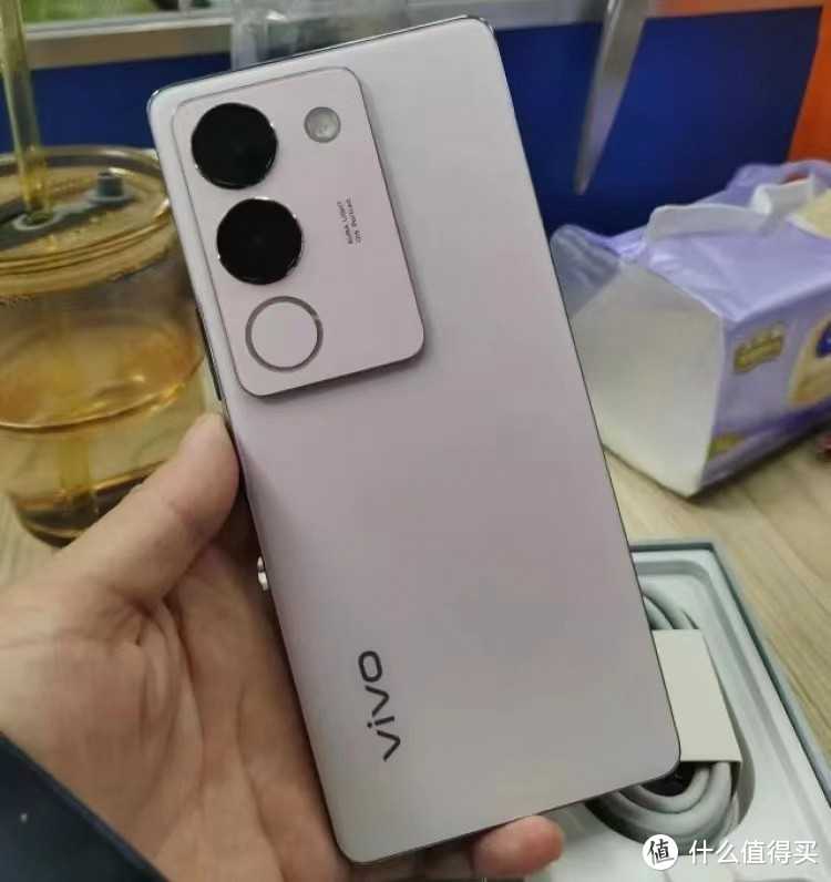 vivo超高颜值5G：20GB+1.5K曲面屏+216Hz+5000万前摄，仅1799元