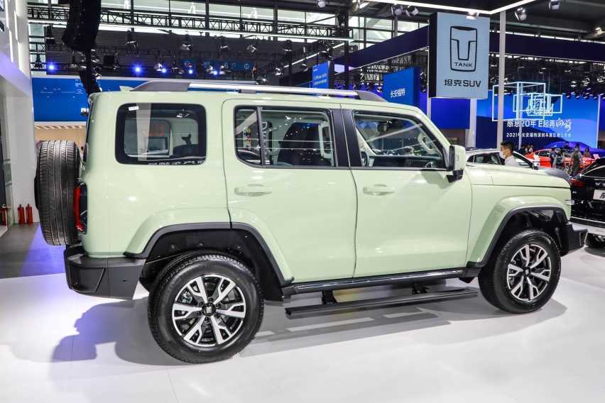 潮玩越野SUV大横评！全新BJ40城市猎人版对比坦克300插图5