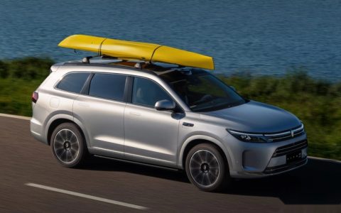 刚官降就“一夜成名”！华为高阶智能驾驶，X5同级但实惠，热销爆款