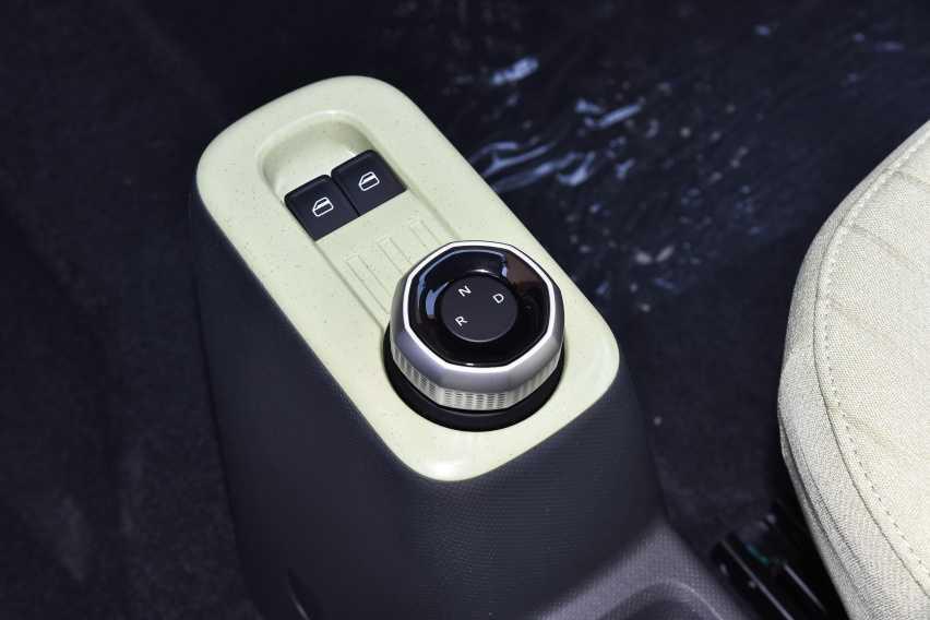 纯电续航200km，售3.99万元，吉利熊猫mini新增龙腾版