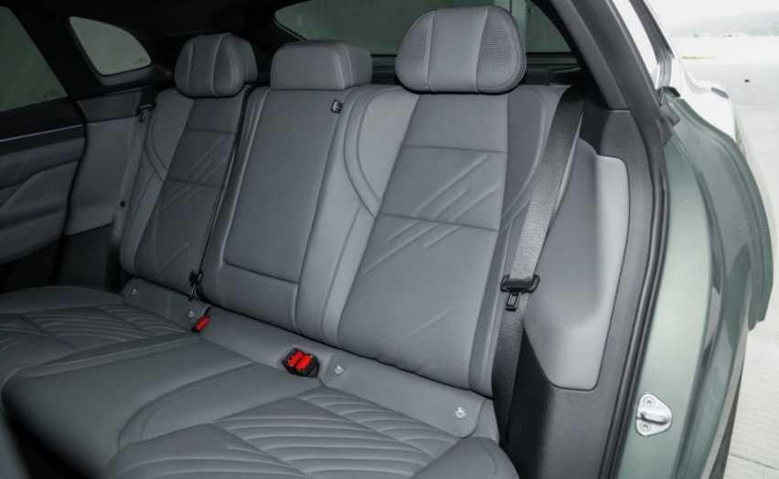 2024款极氪001，26.9万就可以拥有678马力，V12内燃机级别