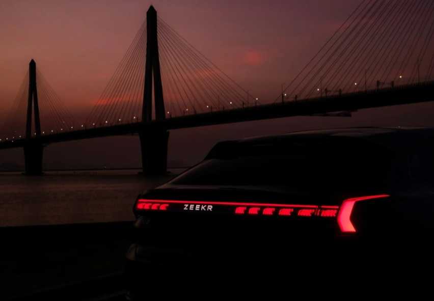 2024款极氪001，26.9万就可以拥有678马力，V12内燃机级别