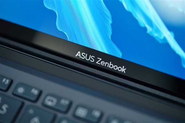 双2.8K OLED触控屏!华硕灵耀14 双屏笔记本图赏插图16 双2.8K OLED触控屏!华硕灵耀14 双屏笔记本图赏