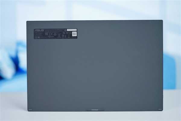 双2.8K OLED触控屏!华硕灵耀14 双屏笔记本图赏插图27 双2.8K OLED触控屏!华硕灵耀14 双屏笔记本图赏