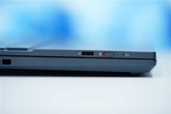 双2.8K OLED触控屏!华硕灵耀14 双屏笔记本图赏插图13 双2.8K OLED触控屏!华硕灵耀14 双屏笔记本图赏