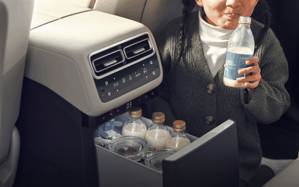 大5座旗舰SUV!2024款理想L7上市:起售价31.98万元插图3 大5座旗舰SUV!2024款理想L7上市:起售价31.98万元