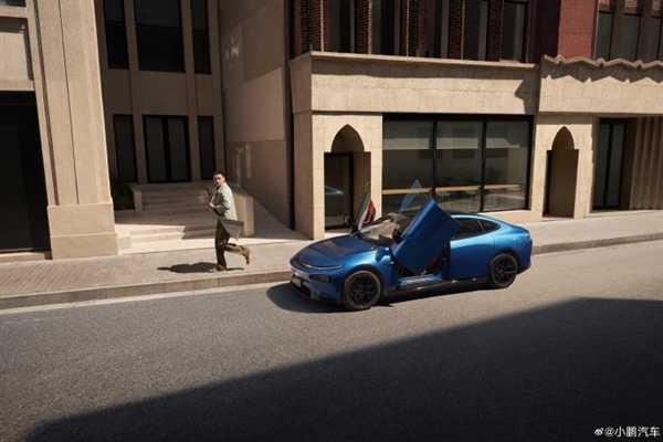 新增两种配色+剪刀门!小鹏P7i鹏翼版单电机版亮相插图3 新增两种配色+剪刀门!小鹏P7i鹏翼版单电机版亮相