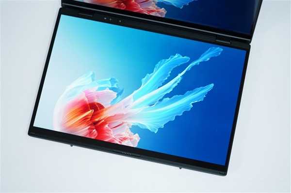 双2.8K OLED触控屏!华硕灵耀14 双屏笔记本图赏插图22 双2.8K OLED触控屏!华硕灵耀14 双屏笔记本图赏