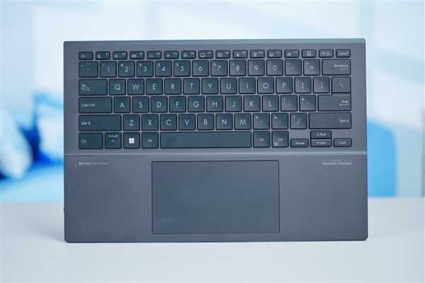 双2.8K OLED触控屏!华硕灵耀14 双屏笔记本图赏插图26 双2.8K OLED触控屏!华硕灵耀14 双屏笔记本图赏