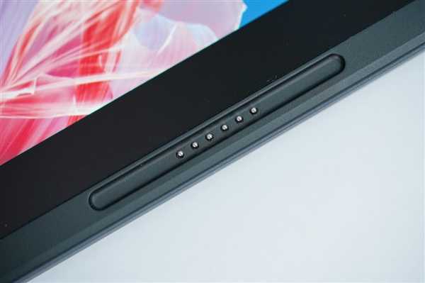 双2.8K OLED触控屏!华硕灵耀14 双屏笔记本图赏插图23 双2.8K OLED触控屏!华硕灵耀14 双屏笔记本图赏