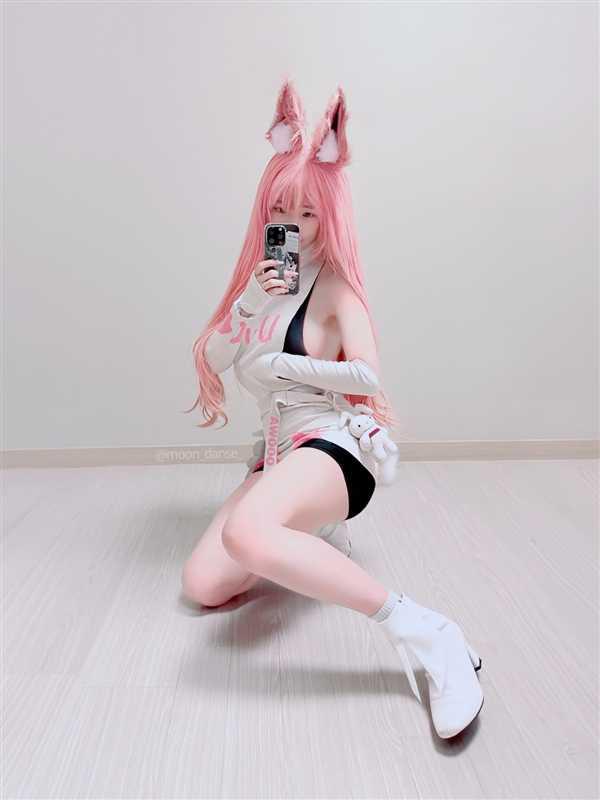 《妮姬:胜利女神》美女画师COS照:这身材太棒了插图5 《妮姬:胜利女神》美女画师COS照:这身材太棒了