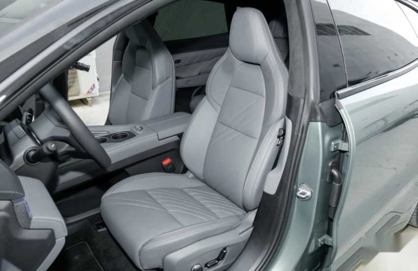 2024款极氪001，26.9万就可以拥有678马力，V12内燃机级别