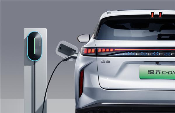 地表最强混动SUV 三电机+三挡DHT：星途瑶光C-DM 15.98万起售插图3