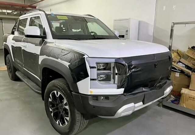 比亚迪皮卡谍照泄露，混动+纯电双动力，科技与实用并存！插图1