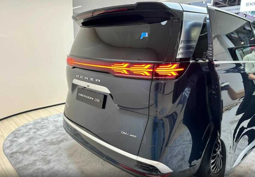 不给新一代别克GL8翻身机会？腾势D9全系降价2.5万，置换补贴2万