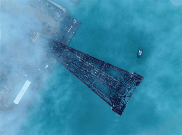 总重量近37000吨！亚洲第一深水导管架“海基二号”开始安装