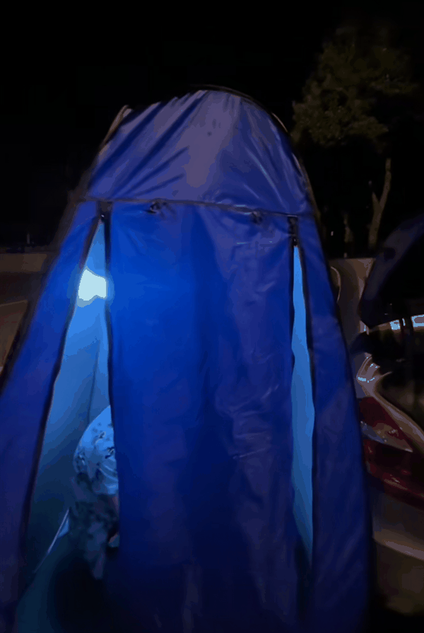 男子在上海放弃租房住车里 数月节省万余元