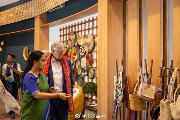 好喝吗!比尔·盖茨晒照:我在印度街边喝奶茶 干净又卫生插图1 好喝吗!比尔·盖茨晒照:我在印度街边喝奶茶 干净又卫生