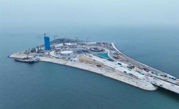 深中通道海底沉管隧道开始沥青路面施工：计划4月完成