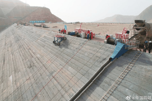 16万平方米!世界最高面板坝启动面板混凝土浇筑插图1 16万平方米!世界最高面板坝启动面板混凝土浇筑