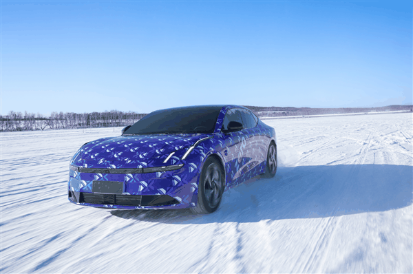 领克首款纯电轿车！领克E371谍照曝光：车长超5米的旗舰