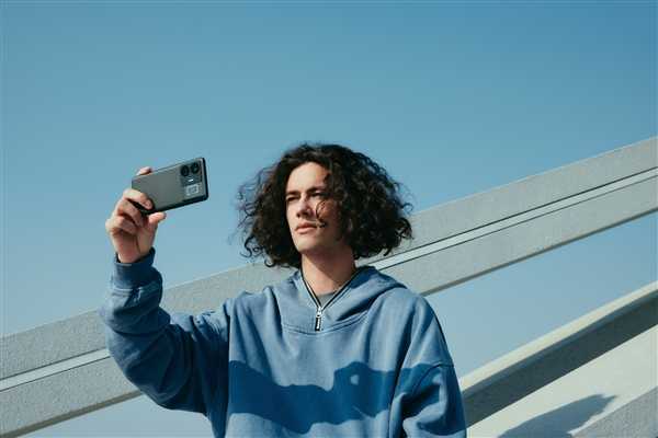 最护眼的手机屏幕!真我首发绿野AI护眼:行业独此一家插图 最护眼的手机屏幕!真我首发绿野AI护眼:行业独此一家