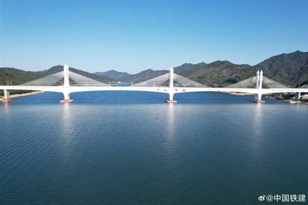 全长约125公里！池黄高铁开始试运行：途径九华山、太平湖等景区