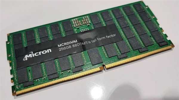 美光展示256GB DDR5-8800 MCRDIMM内存:功耗为20W插图 美光展示256GBDDR5-8800 MCRDIMM内存:功耗为20W