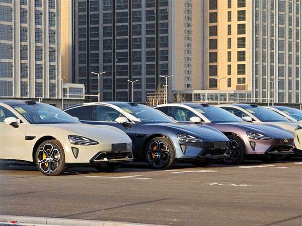 高清照来了!小米SU7深蓝色曝光:实车好看又高级插图5 高清照来了!小米SU7深蓝色曝光:实车好看又高级